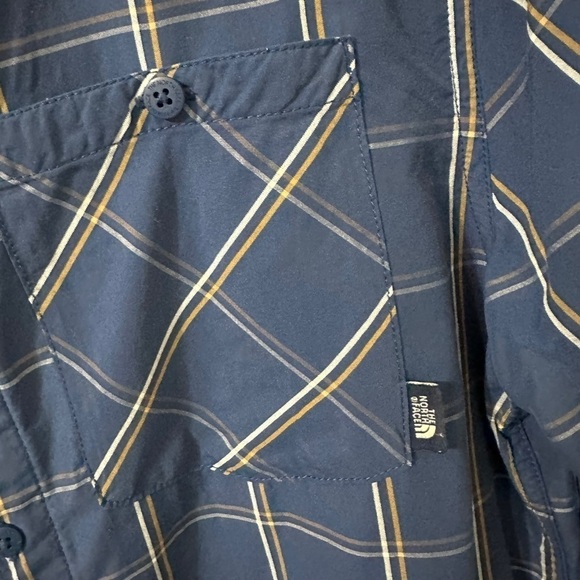 The North Face Shirt Mens Medium Blue Vented Back Button Up Long Roll Tab Sleeve - Picture 4 of 10